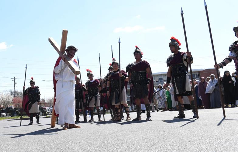 Via Crucis Re enactment 012.jpg